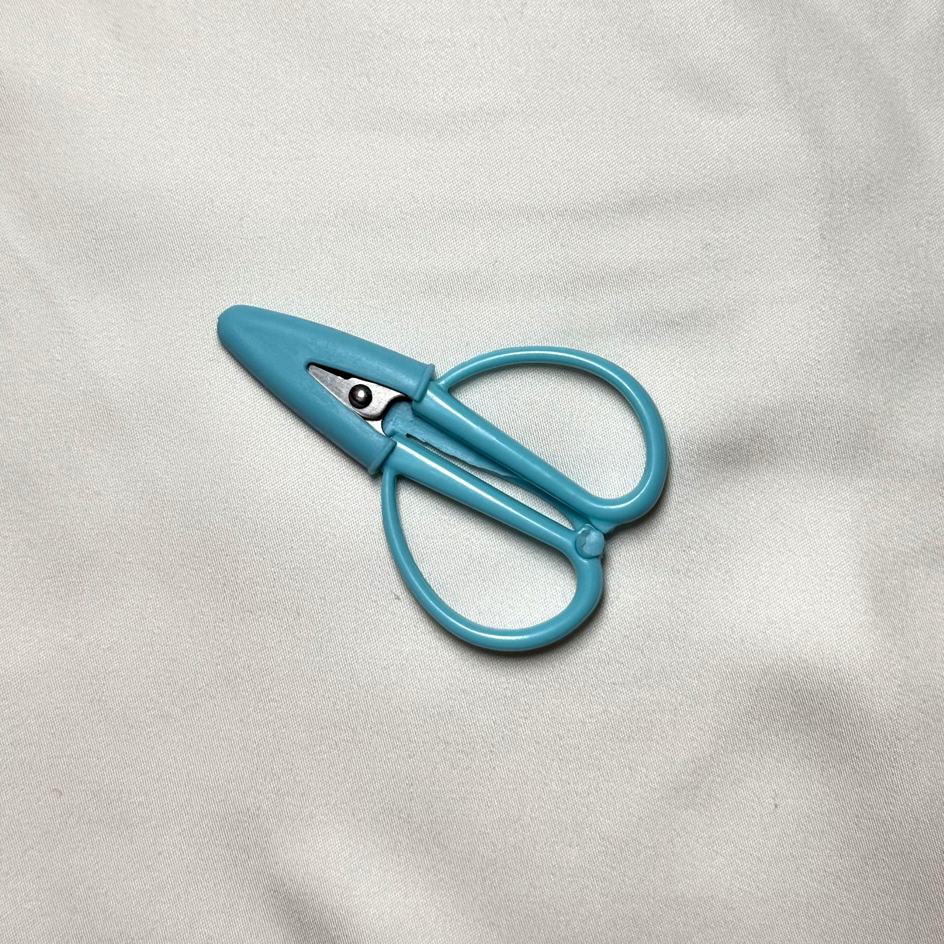 The Mini Travel Scissors